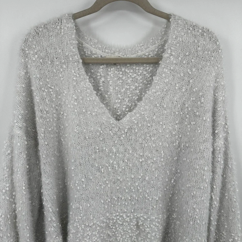 POL Womens Light Grey White Popcorn Eyelash Knit V-Neck‎ Oversized Sweater Large